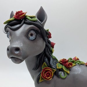 Grey Chunky Pony with Roses